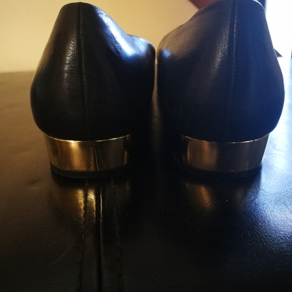 Flat Shoes - Picture 3 of 3